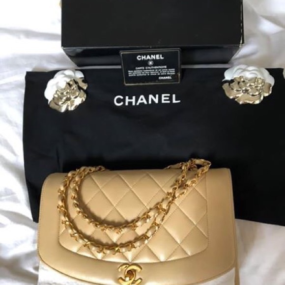 Chanel - Picture 8 of 8